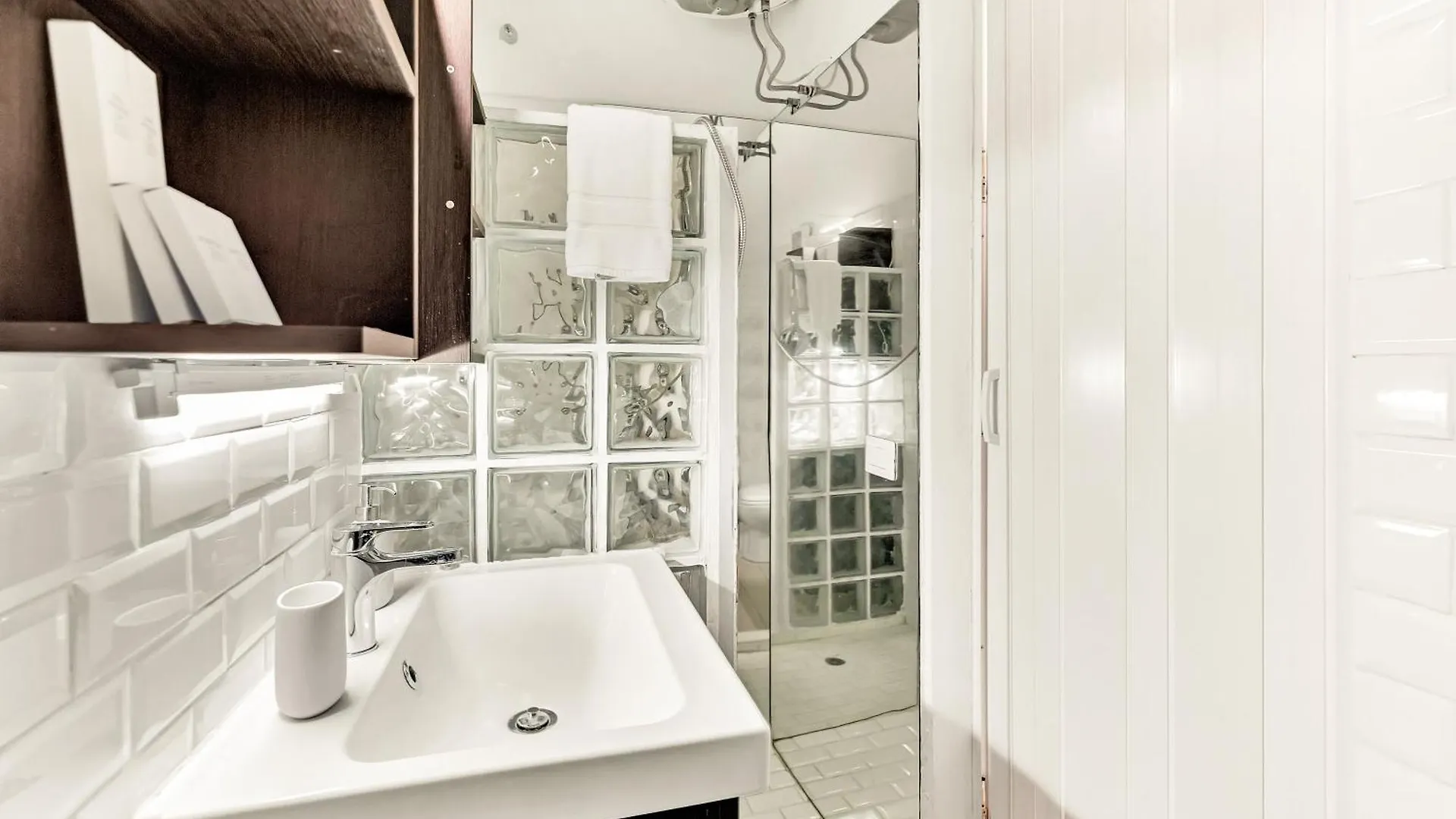 Duomo - Bright Gateway Downtown Apartment Milan